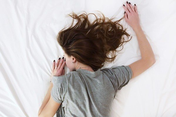 Uykusuzluğa Ne İyi Gelir Ve Nasıl Geçer Uykusuzluk Neden Olur Evde Uykusuzluğu Gideren Doğal Ve Bitkisel Çözümler